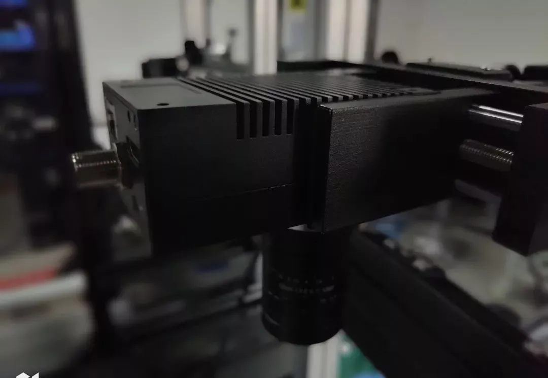 An intelligent industrial camera is no ordinary camera. It is a highly integrated micro - small machine vision system that combines functions of image acquisition, processing, and communication, just like integrating “eyes” and “brain” together. It is equipped with advanced technologies. For example, the SensePower Industrial Intelligent Camera by SenseTime integrates original deep learning technology with traditional vision tools. It can handle tasks ranging from simple presence - absence detection to complex classification and defect identification, breaking through the bottlenecks of traditional algorithms. Moreover, the low - code mode is very user - friendly. Together with the SenseTurbo system, even non - technical personnel can conduct quality inspection using deep learning without professional computer knowledge, simplifying development and production line integration.

In terms of functions, it is also very capable. It can perform real - time imaging adjustment, and you can change parameters with one click to see the effects. It supports both traditional vision algorithms (positioning, measurement) and deep learning tools (classification, detection). Multi - protocol communication facilitates interaction with external devices, and the human - machine interface can monitor the production line in real - time and trace data. For example, in the new energy industry, it can detect the surface of battery cells and the folding of tabs; in the manufacturing industry, it is indispensable for quality control and defect detection. It is a key component for quality control in industrial automation, making the production line more intelligent and efficient, reducing manual intervention, improving product consistency, and driving the industrial sector to take big strides towards intelligence.